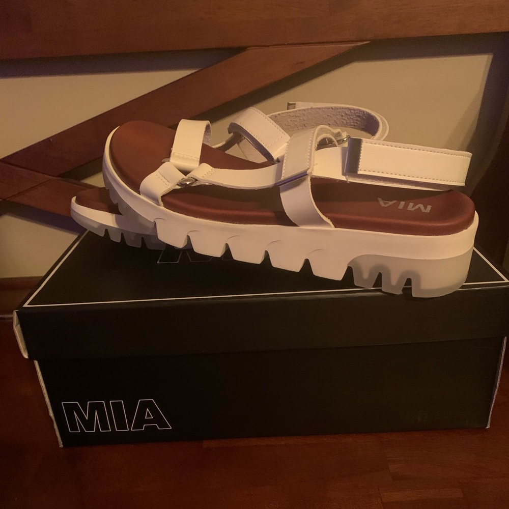 MIA strappy sandals Size 8 women’s